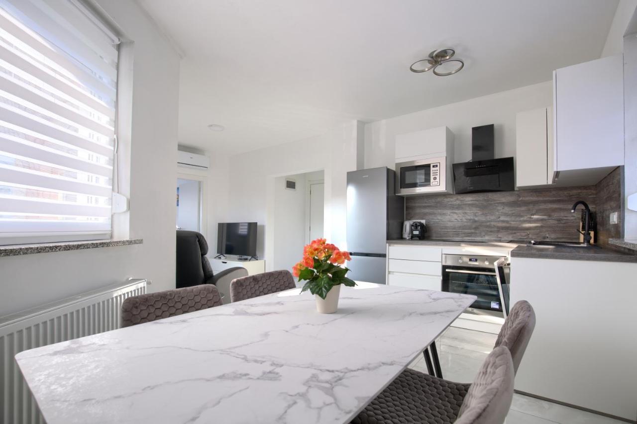 Apartment Vukadin プーラ エクステリア 写真