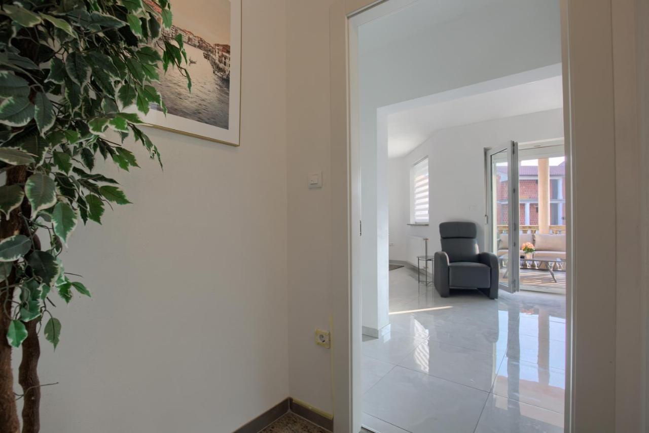 Apartment Vukadin プーラ エクステリア 写真