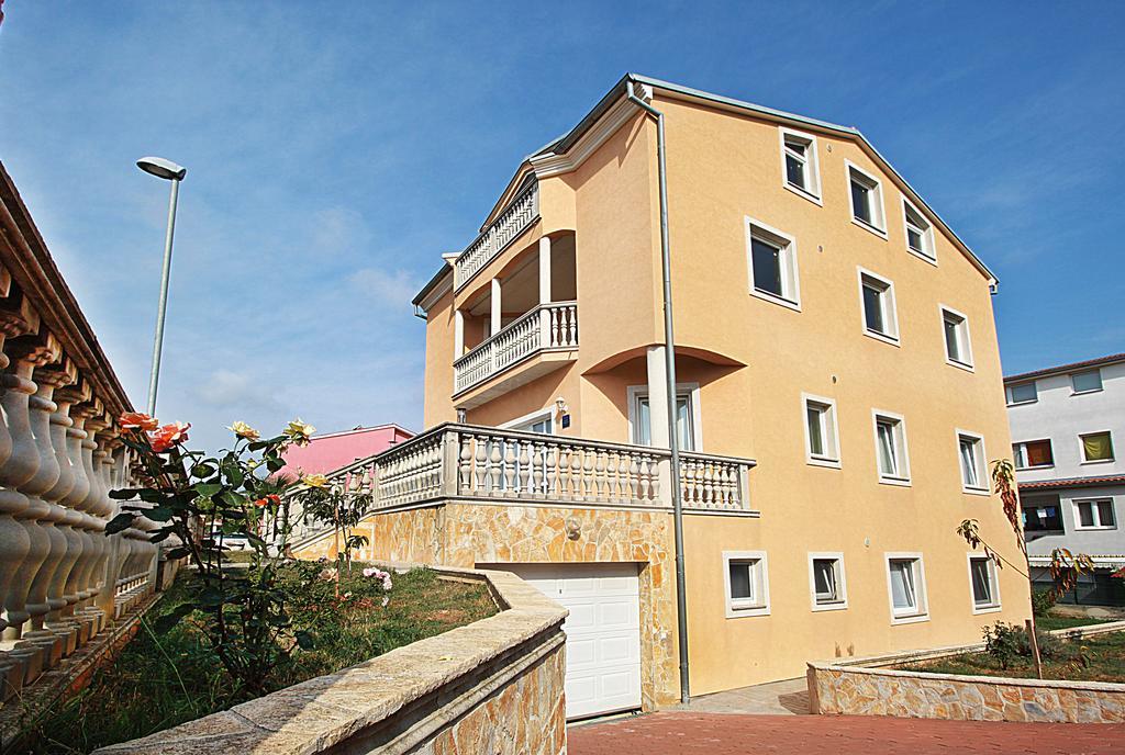 Apartment Vukadin プーラ エクステリア 写真